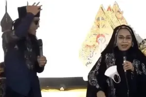 Yati Pesek ngaku cuma bisa nangis dan cegah anaknya labrak Miftah Maulana usai dihina