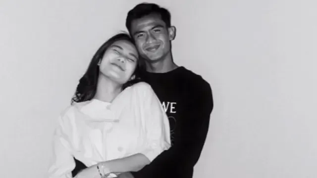 azizah salsha dipeluk mesra arhan pratama © 2024 brilio.net azizah salsha dipeluk mesra arhan pratama © 2024 brilio.net