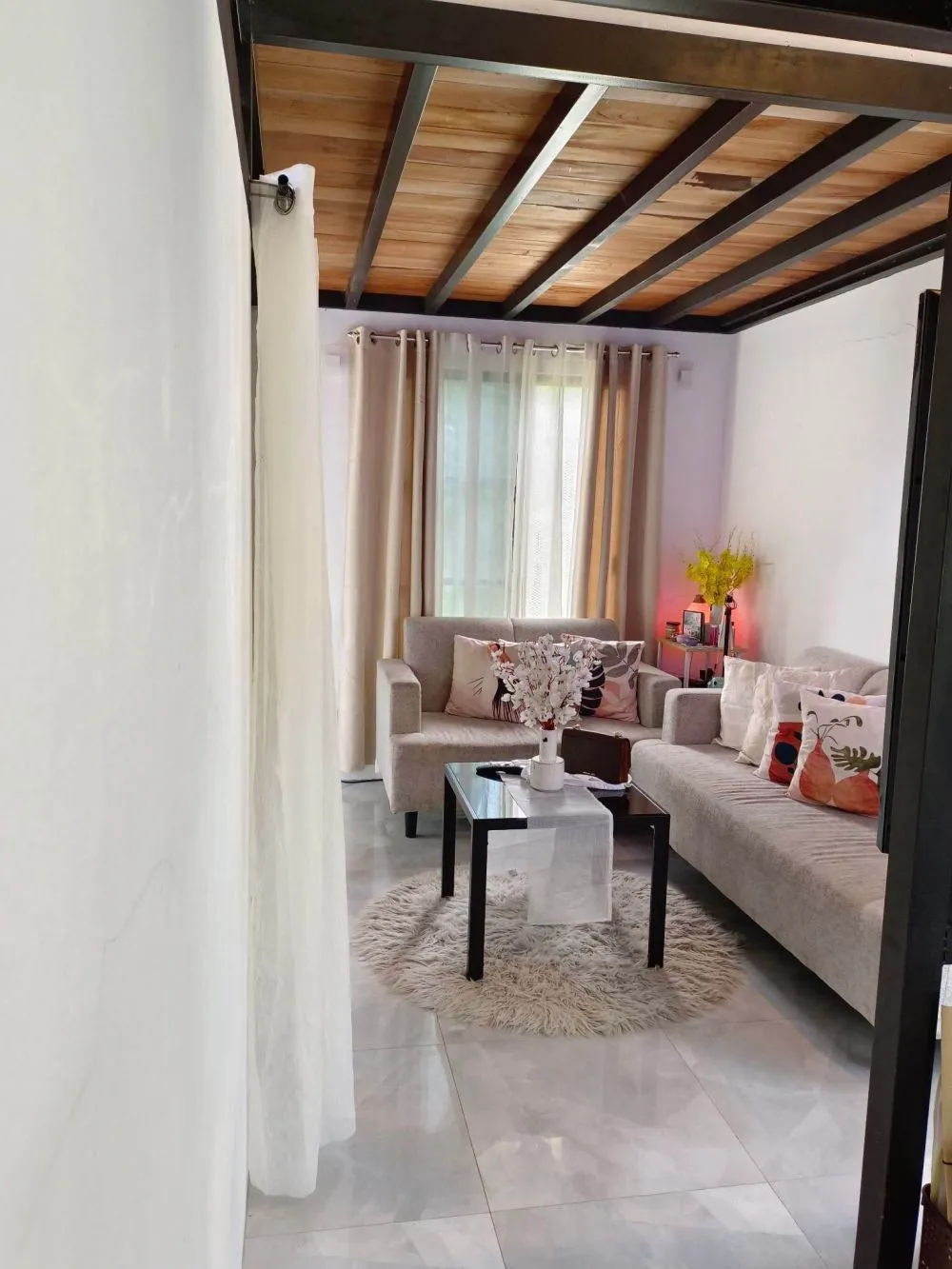 rumah minimalis industrial © Facebook