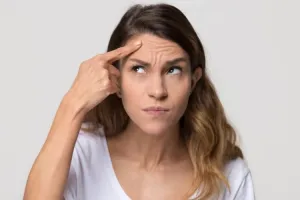 Tanpa beli produk antiaging mahal, trik atasi kerutan di dahi ini cuma modal Rp 0