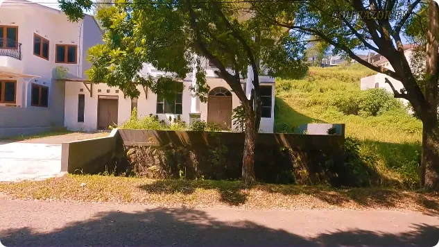 Potret rumah terbengkalai Alda Risma © 2024 YouTube Potret rumah terbengkalai Alda Risma © 2024 YouTube