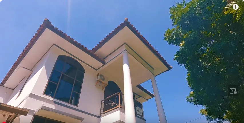 Potret rumah terbengkalai Alda Risma © 2024 YouTube Potret rumah terbengkalai Alda Risma © 2024 YouTube