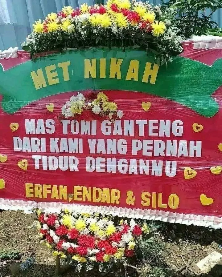 karangan bunga kocak © berbagai sumber karangan bunga kocak © berbagai sumber