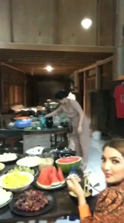 dapur Mulan Jameela interiornya bak di pedesaan © berbagai sumber dapur Mulan Jameela interiornya bak di pedesaan © berbagai sumber