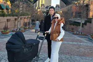 Syahrini dan Reino Barack liburan ke Jepang bawa stroller mewah, ditaksir harganya setara sepeda motor