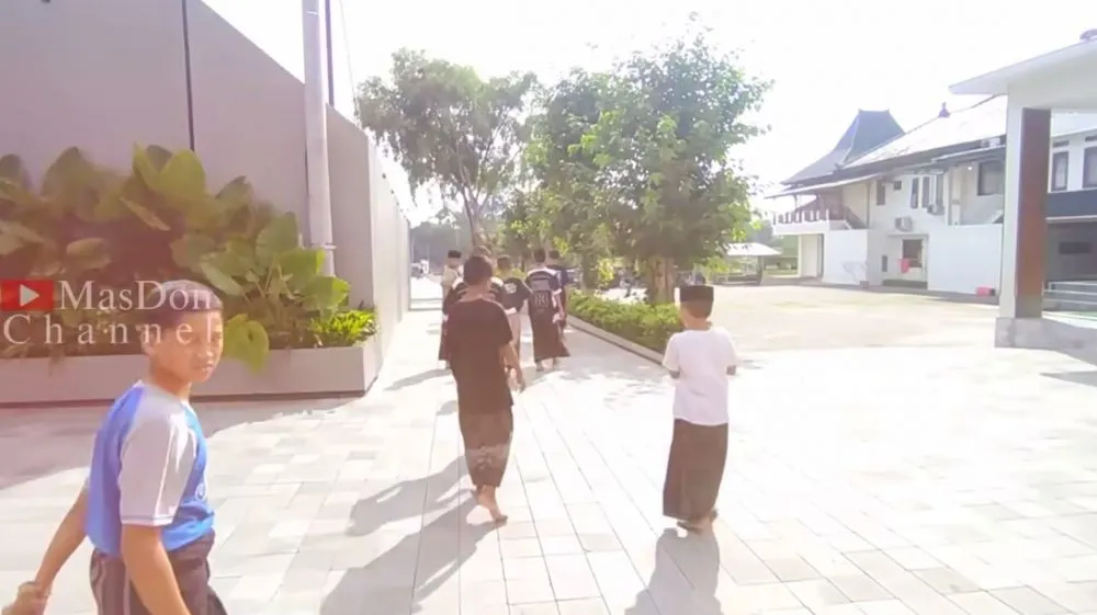 rumah baru Gus Miftah bergaya modern © YouTube