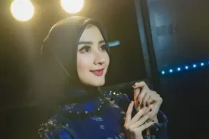 5 Potret Ghea Youbi tampil berhijab, panen pujian, disebut seperti boneka hidup