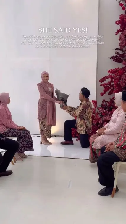 Salma Salsabil dilamar Dimansyah Laitupa © Instagram