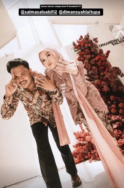 Salma Salsabil dilamar Dimansyah Laitupa © Instagram