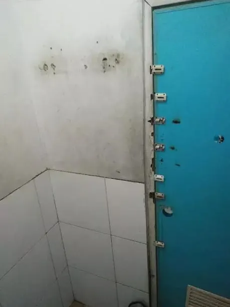 Potret kocak desain pintu toilet Berbagai sumber