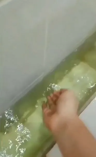 Potret kocak desain bak kamar mandi TikTok Potret kocak desain bak kamar mandi TikTok