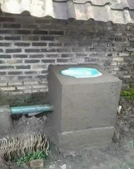 Potret kocak desain toilet Berbagai sumber