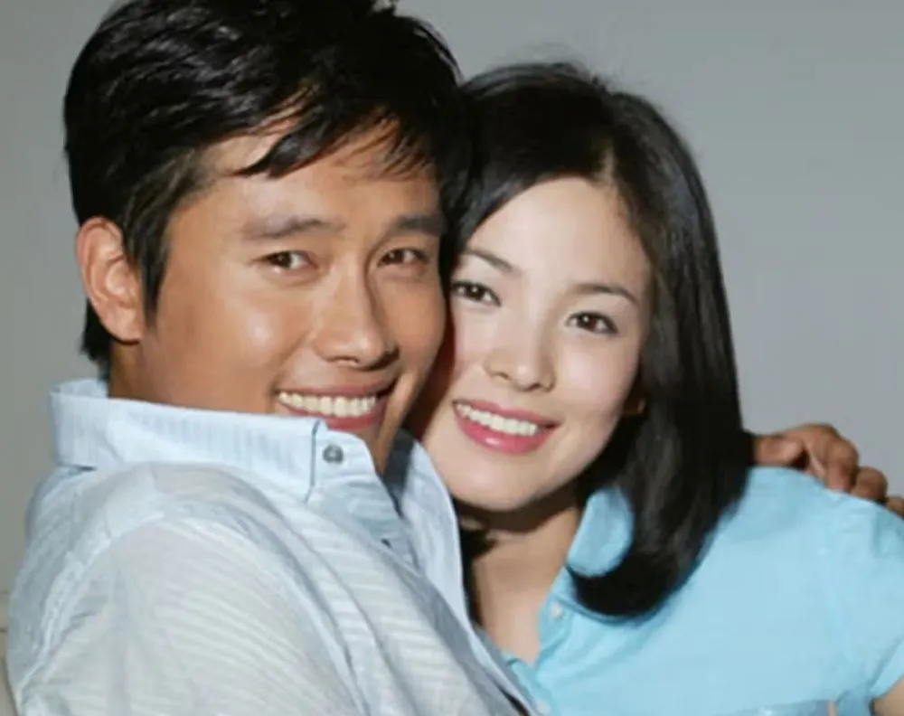 Front Man pernah pacaran dengan Song Hye-kyo © berbagai sumber Front Man pernah pacaran dengan Song Hye-kyo © berbagai sumber