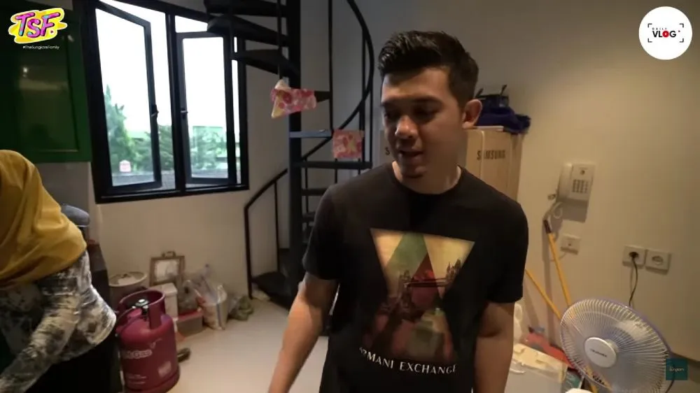 dapur kotor zaskia sungkar mewah © 2025 YouTube dapur kotor zaskia sungkar mewah © 2025 YouTube