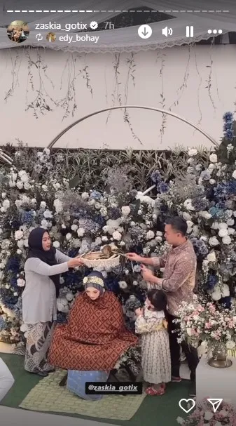 Zaskia Gotik 7 bulanan hamil anak ketiga © Instagram