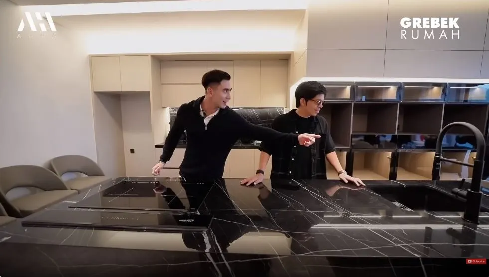 potret dapur verrel bramasta di rumah baru © berbagai sumber