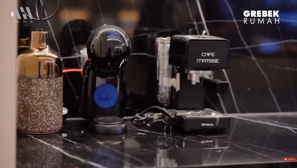 potret dapur verrel bramasta di rumah baru © berbagai sumber