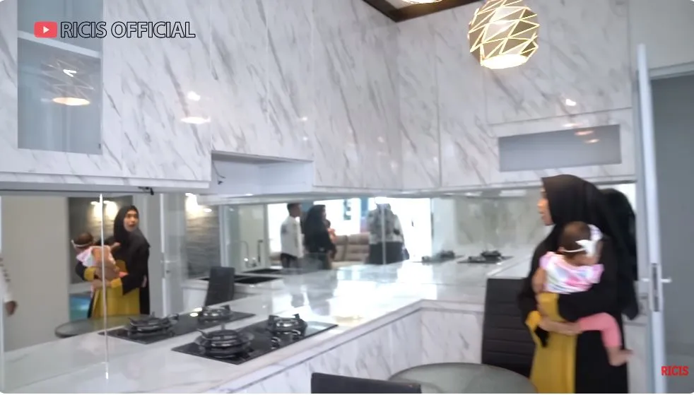 potret dapur dr shindy kakak ria ricis © YouTube potret dapur dr shindy kakak ria ricis © YouTube