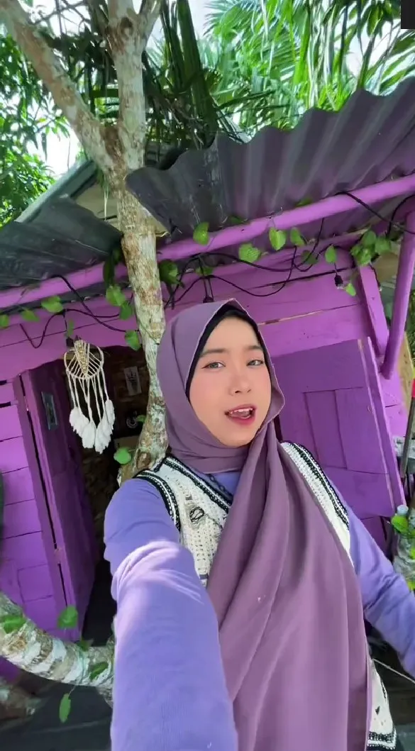 rumah pohon interiornya ungu © TikTok