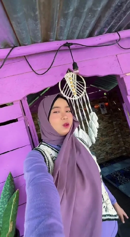 rumah pohon interiornya ungu © TikTok