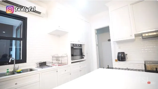 potret dapur rumah fadly faisal © YouTube