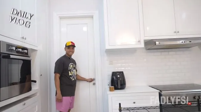 potret dapur rumah fadly faisal © YouTube