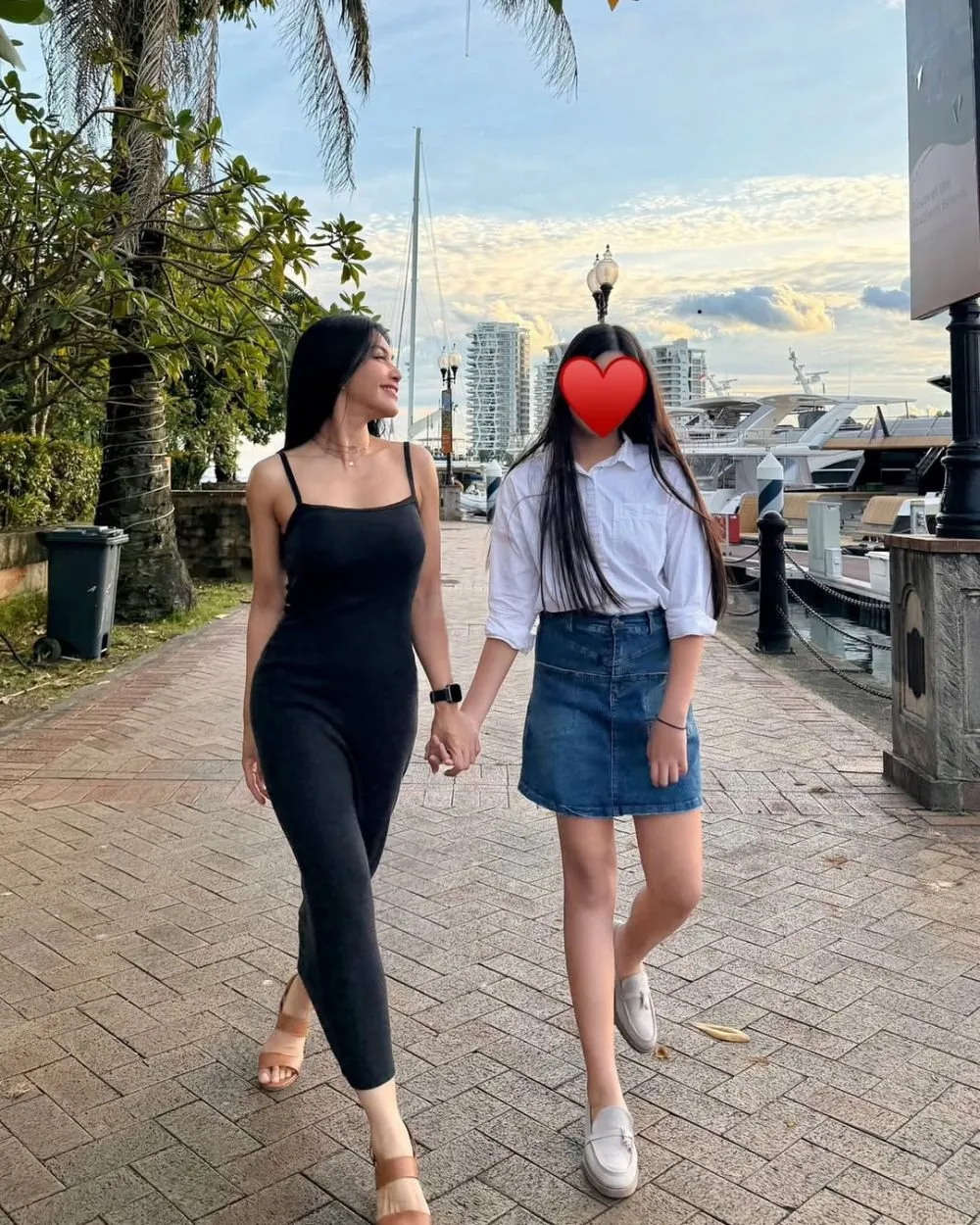 feni rose bantu biaya pengobatan putri denada © 2025 Instagram feni rose bantu biaya pengobatan putri denada © 2025 Instagram