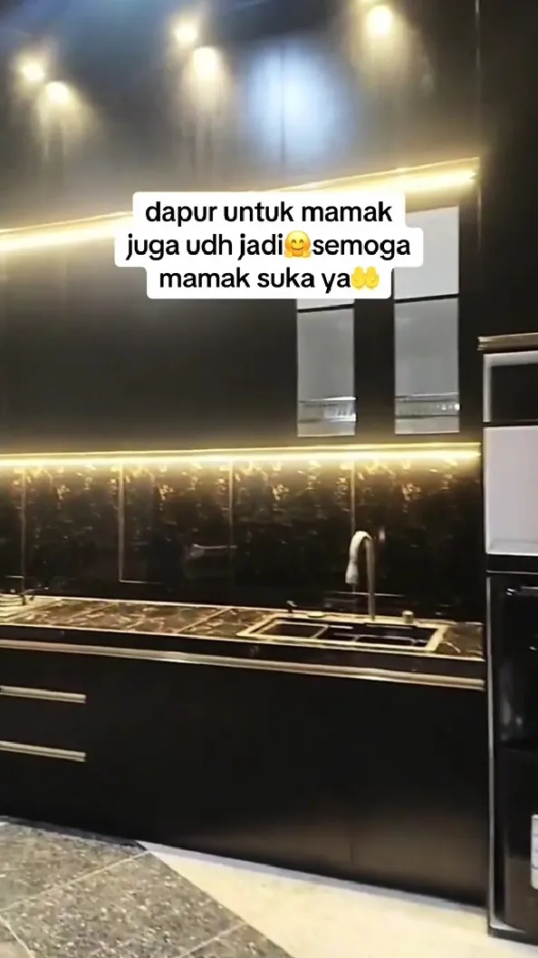 Wanita ini makeover rumah bak gudang © TikTok