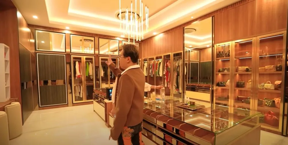 potret kamar tidur dr Richard Lee dilengkapi fasilitas canggih © 2024 brilio.net potret kamar tidur dr Richard Lee dilengkapi fasilitas canggih © 2024 brilio.net