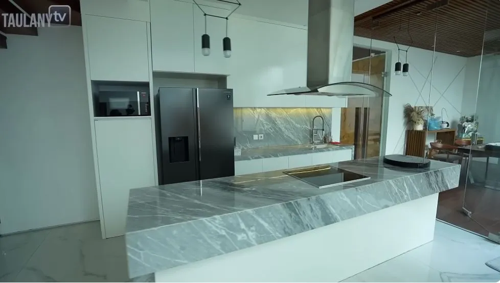 potret dapur raditya dika © YouTube