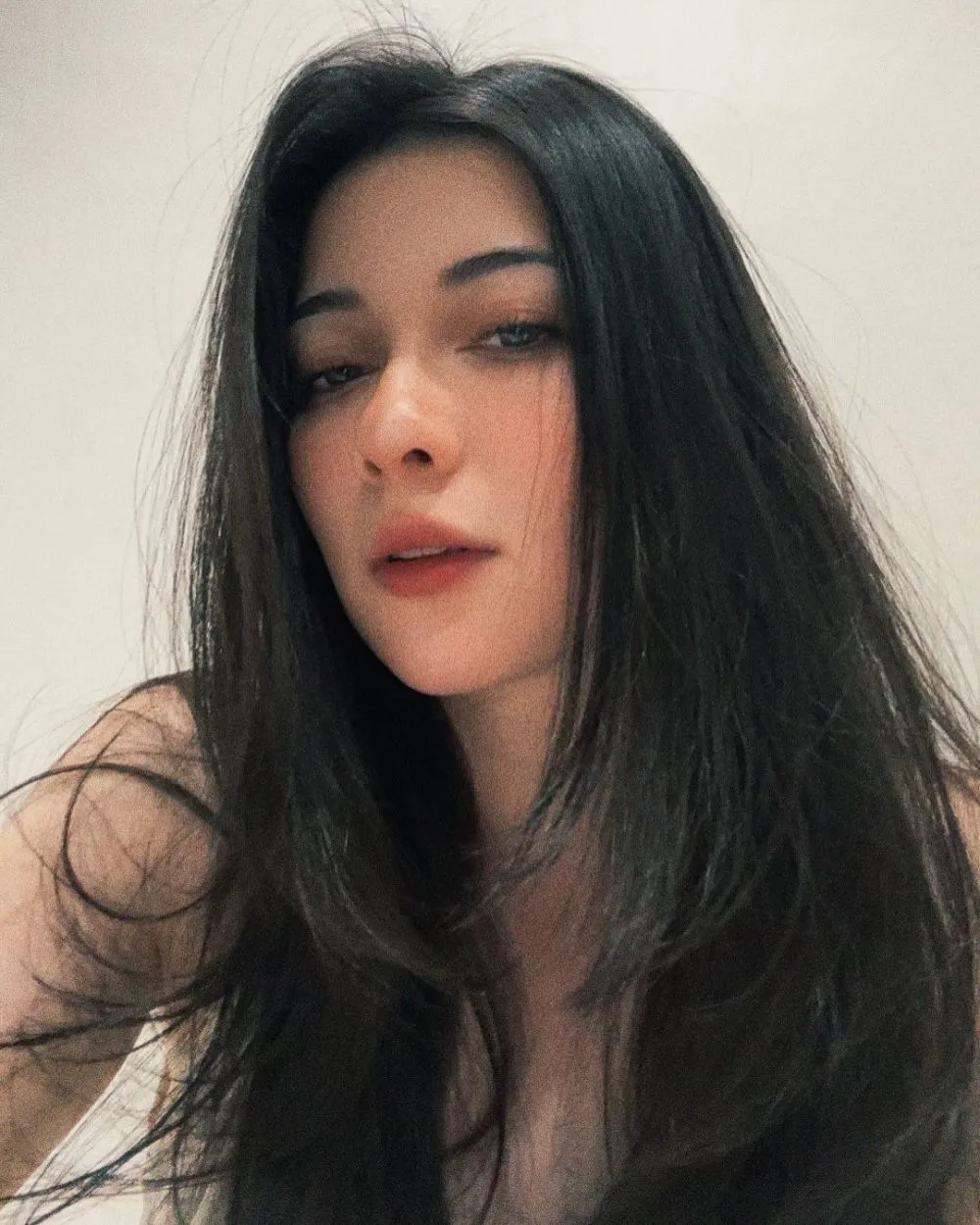 Transformasi makeup Iris Wullur © 2025 brilio.net