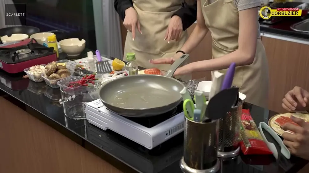 dapur Deddy Corbuzier semi terbuka © YouTube dapur Deddy Corbuzier semi terbuka © YouTube