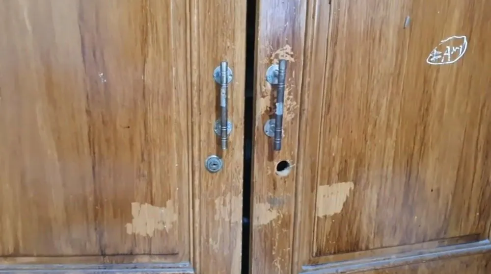 pria sulap botol galon bekas © YouTube pria sulap botol galon bekas © YouTube