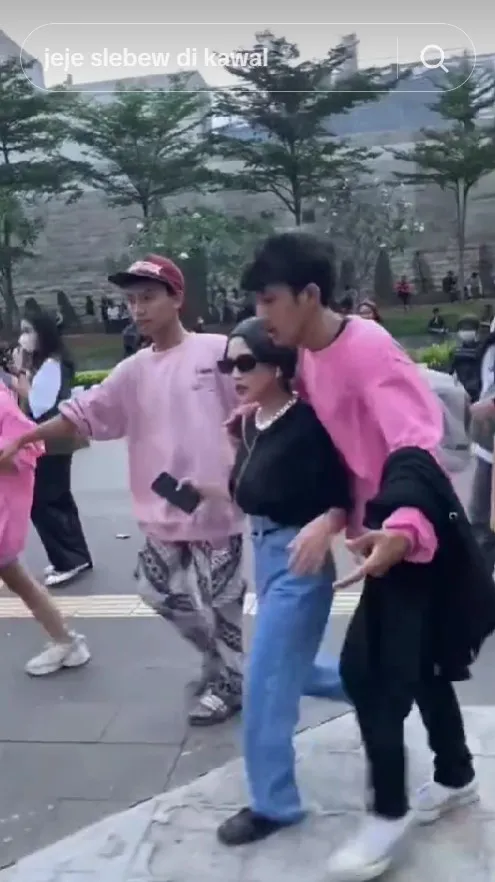 Jeje Slebew tak lagi ngeksis © berbagai sumber