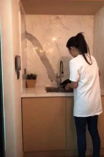dapur Sandra Dewi punya private bar © Instagram