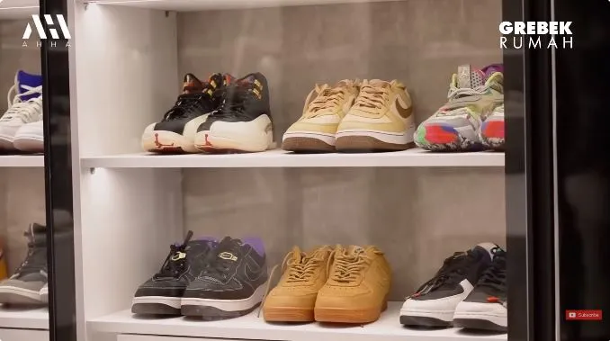 potret walk in closet verrel bramasta © YouTube potret walk in closet verrel bramasta © YouTube