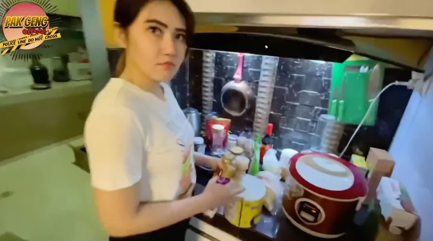 dapur Via Vallen di kampung © YouTube dapur Via Vallen di kampung © YouTube