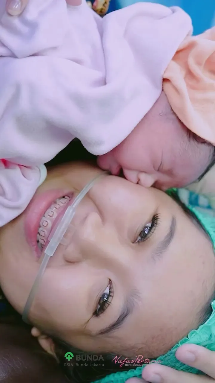 kiky saputri lahiran anak pertama muhammad khairi © 2025 Instagram