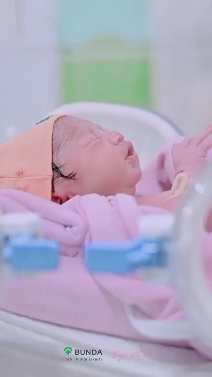 kiky saputri lahiran anak pertama muhammad khairi © 2025 Instagram