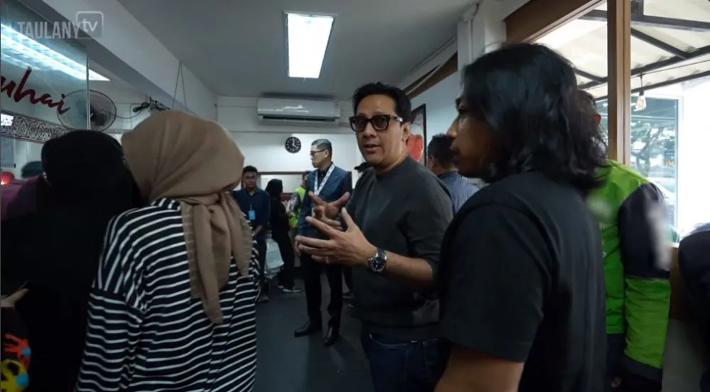 Praz Teguh buka warung makan © YouTube Praz Teguh buka warung makan © YouTube