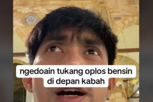 Viral pria berdoa di depan Kakbah untuk Dirut Pertamina tersangka korupsi, isi doanya mewakili netizen