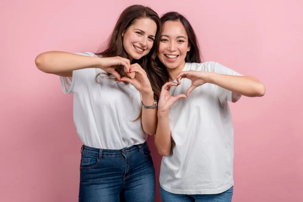 Caption aesthetic tentang pertemanan © 2025 brilio.net Caption aesthetic tentang pertemanan © 2025 brilio.net