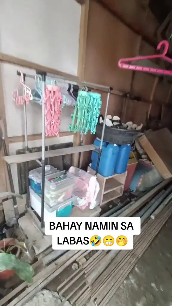 rumah dari luar tampak kumuh © 2024 TikTok rumah dari luar tampak kumuh © 2024 TikTok