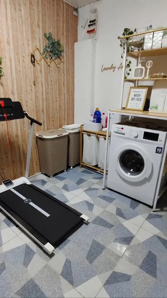 rumah dari luar tampak kumuh © 2024 TikTok rumah dari luar tampak kumuh © 2024 TikTok