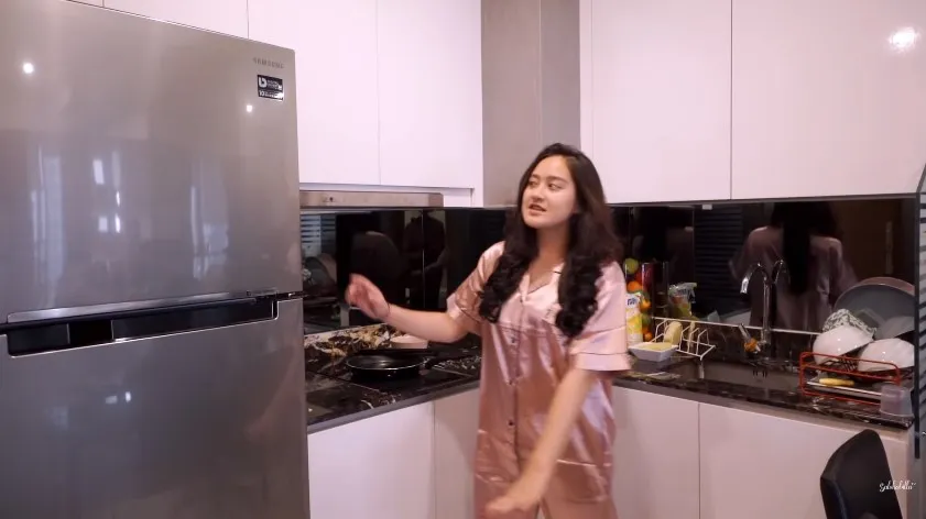 dapur apartemen Salshabilla Adriani © YouTube dapur apartemen Salshabilla Adriani © YouTube