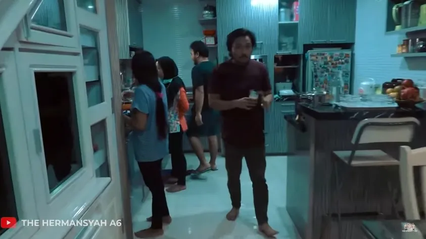 hunian orang tua Anang di Bandung © YouTube