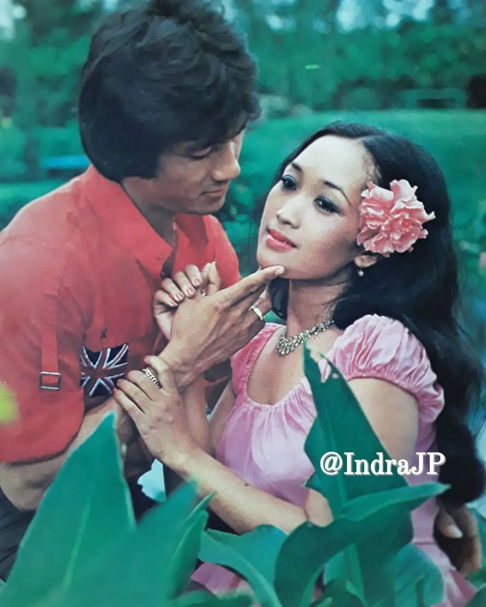 Lina Budiarti Kesempatan dalam Kesempitan © berbagai sumber