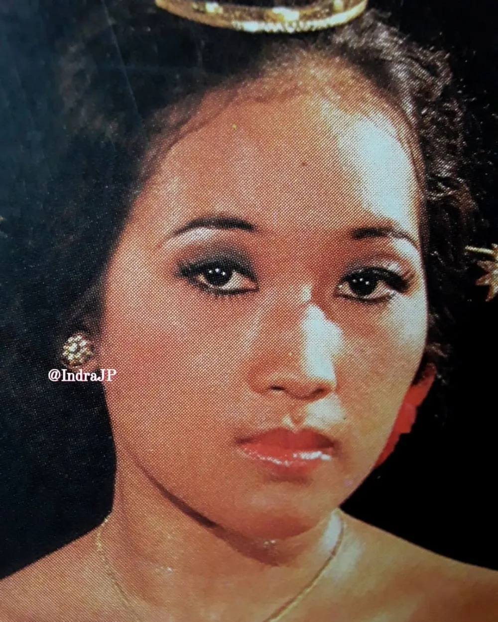 Lina Budiarti Kesempatan dalam Kesempitan © berbagai sumber