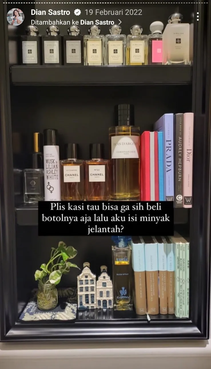 kamar mandi dian sastro ada perpustakaan © 2024 Instagram