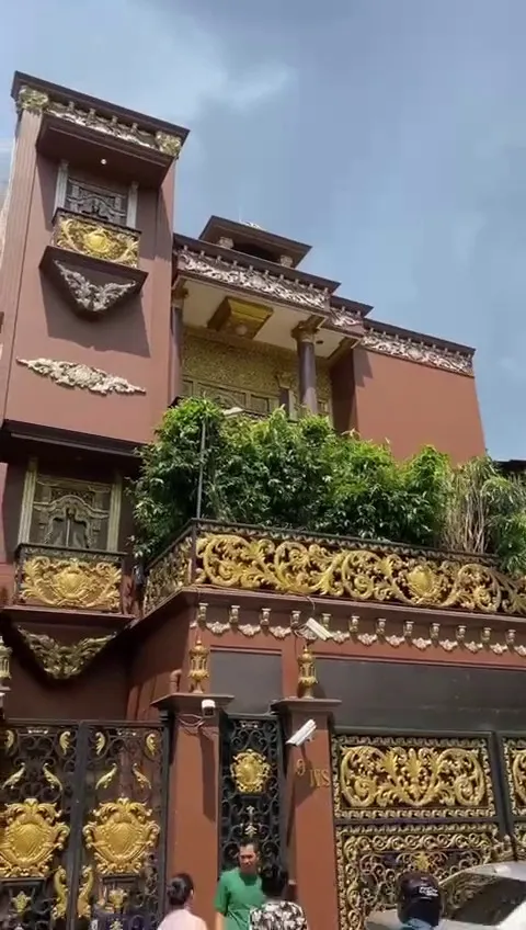 rumah emas mak nonon © 2025 brilio.net rumah emas mak nonon © 2025 brilio.net